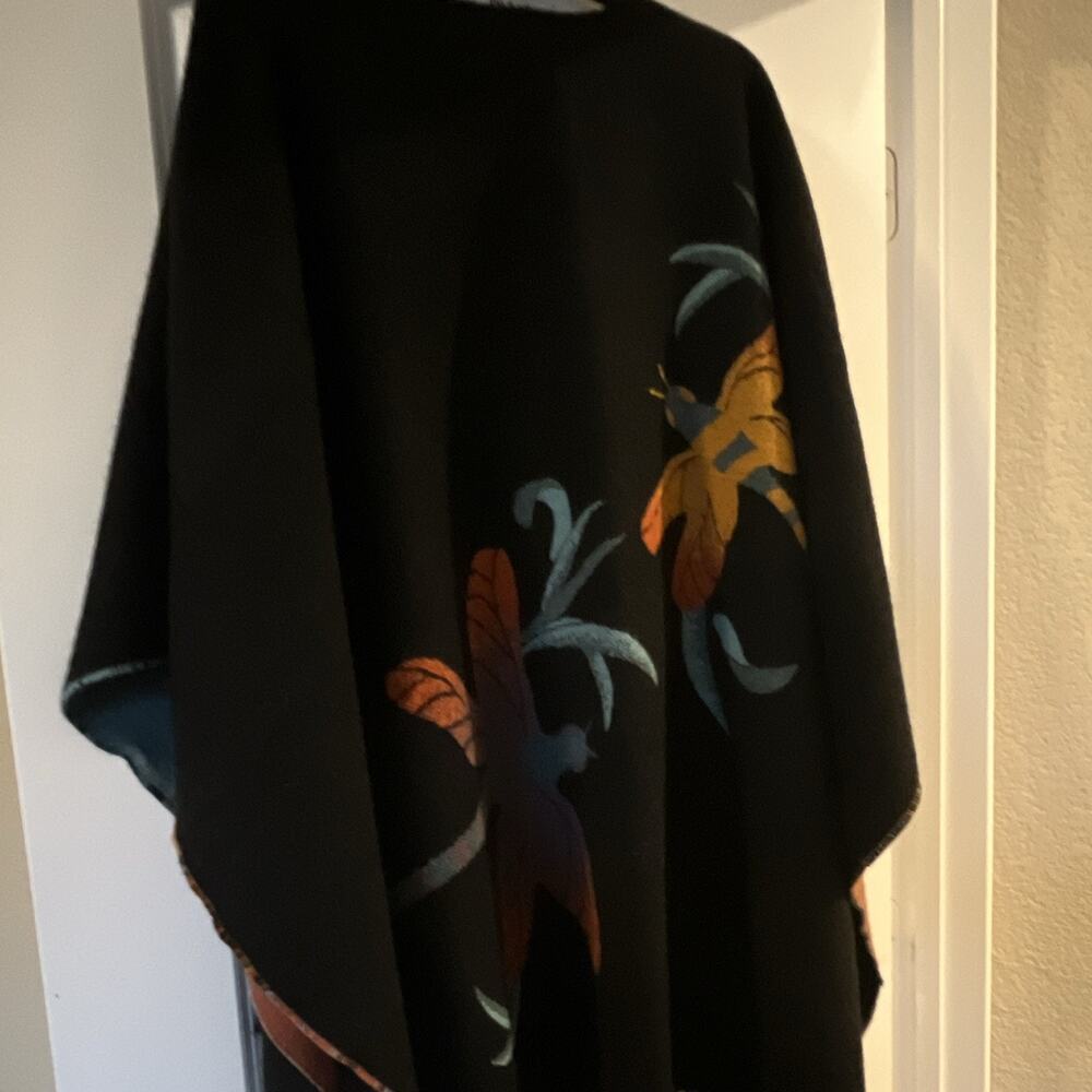 Women’s Black Open-Front Fringe Shawl/Wrap with Dragonfly Print - Picture 5 of 5